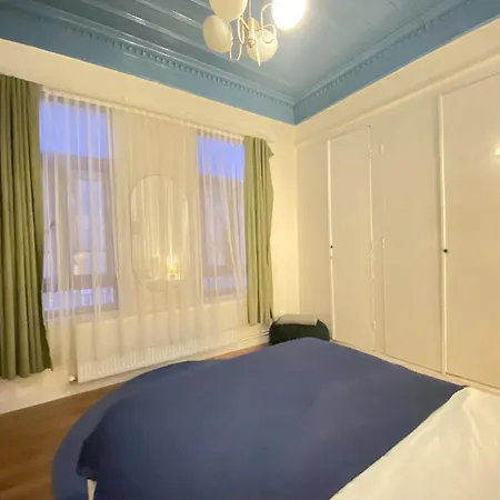 Вилла Charming Historic Balat House 2 Floors • 5 Br Стамбул