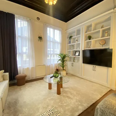 Charming Historic Balat House 2 Floors • 5 Br Вилла Стамбул