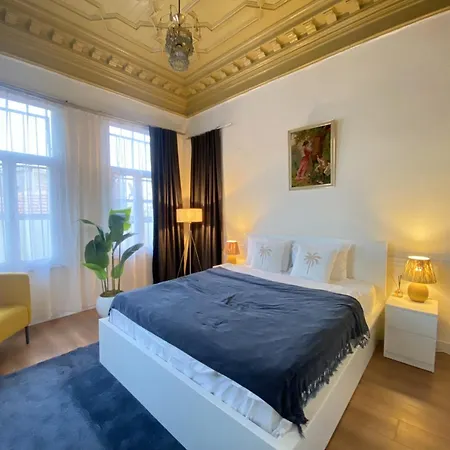 Charming Historic Balat House 2 Floors • 5 Br איסטמבול