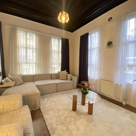 Charming Historic Balat House 2 Floors • 5 Br