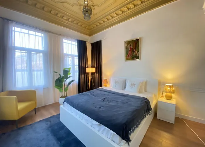 Charming Historic Balat House 2 Floors • 5 Br Istanbul