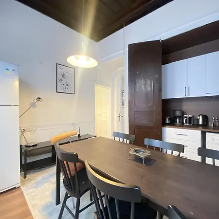 Charming Historic Balat House 2 Floors • 5 Br *